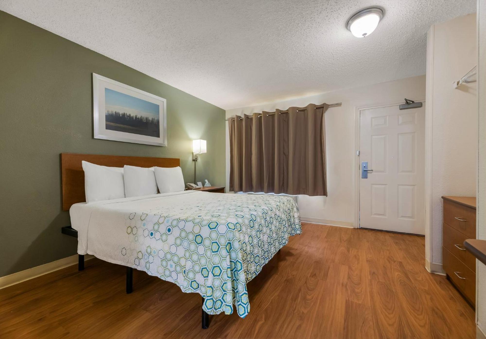 Hometowne Studios By Red Roof Orlando - Ucf Area Alafaya Buitenkant foto
