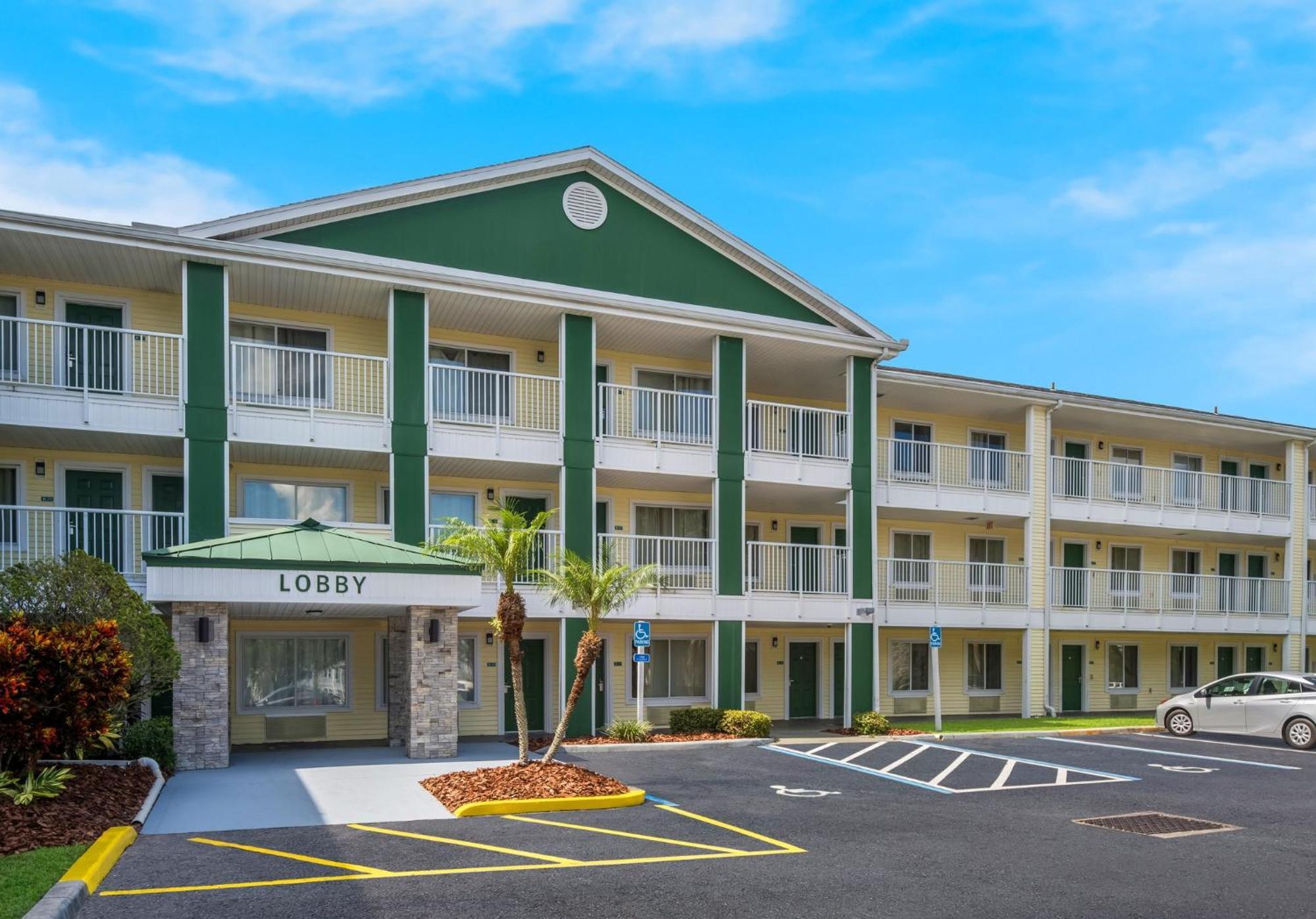 Hometowne Studios By Red Roof Orlando - Ucf Area Alafaya Buitenkant foto